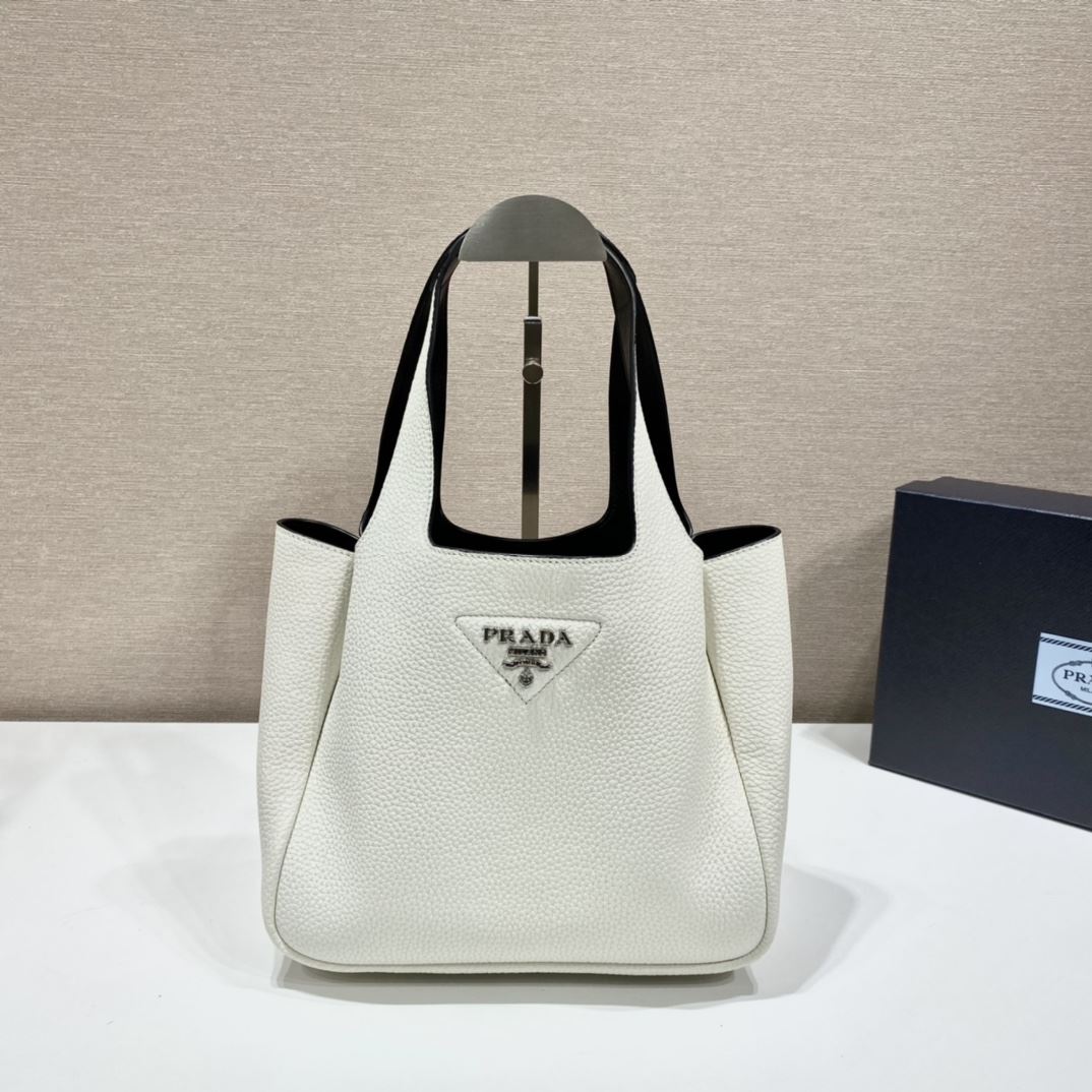 Pra*a bucket bags